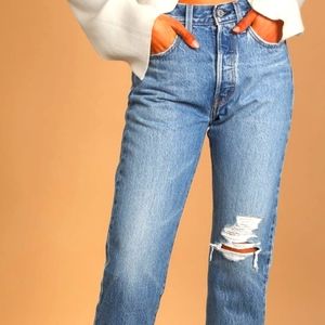 Levis 501 high waisted cropped lightwash jeans, Size 25